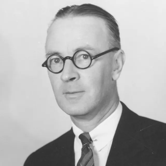 Hand-tinted archive portrait of Gordon Lindsay